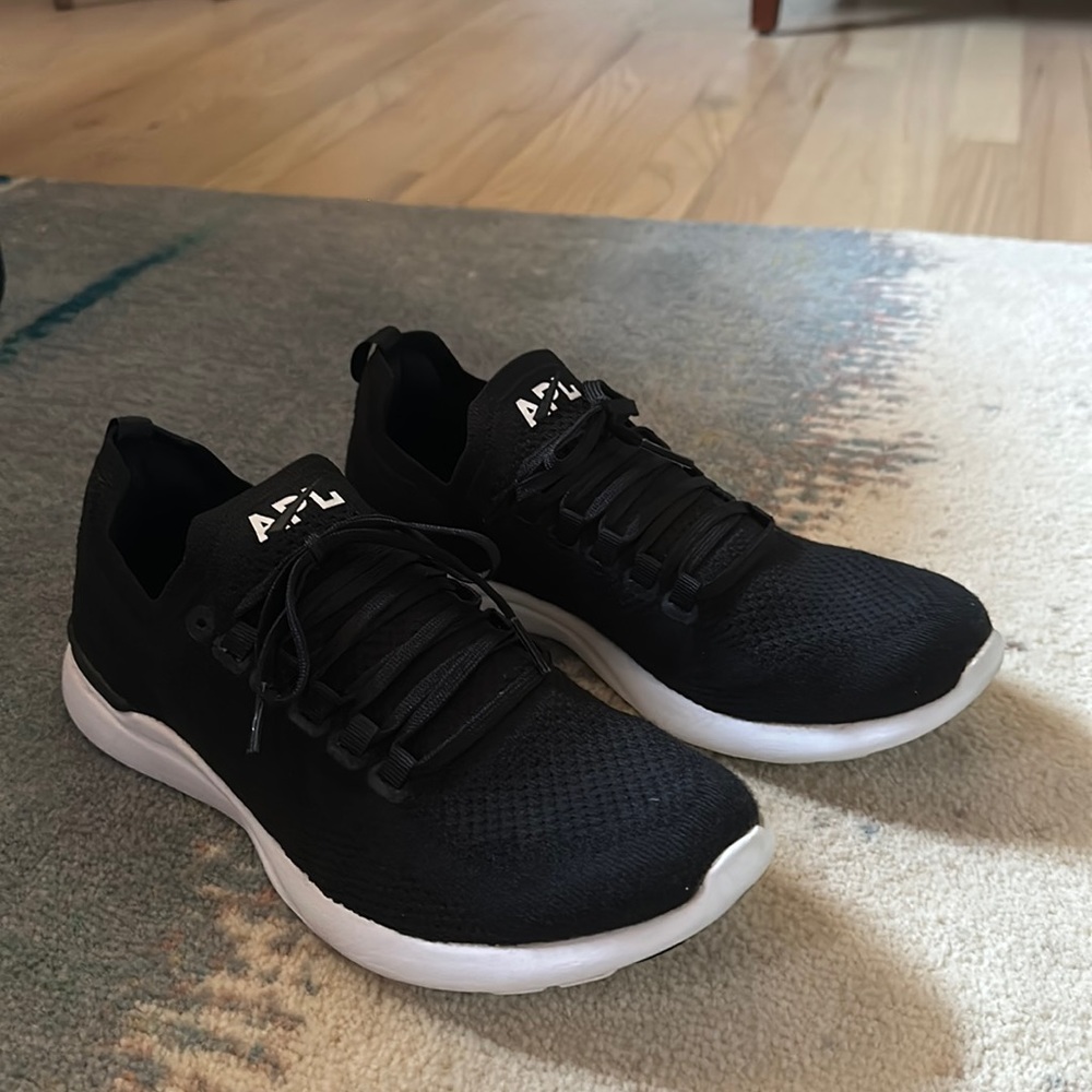 APL Women's TechLoom Breeze Fits Size 8